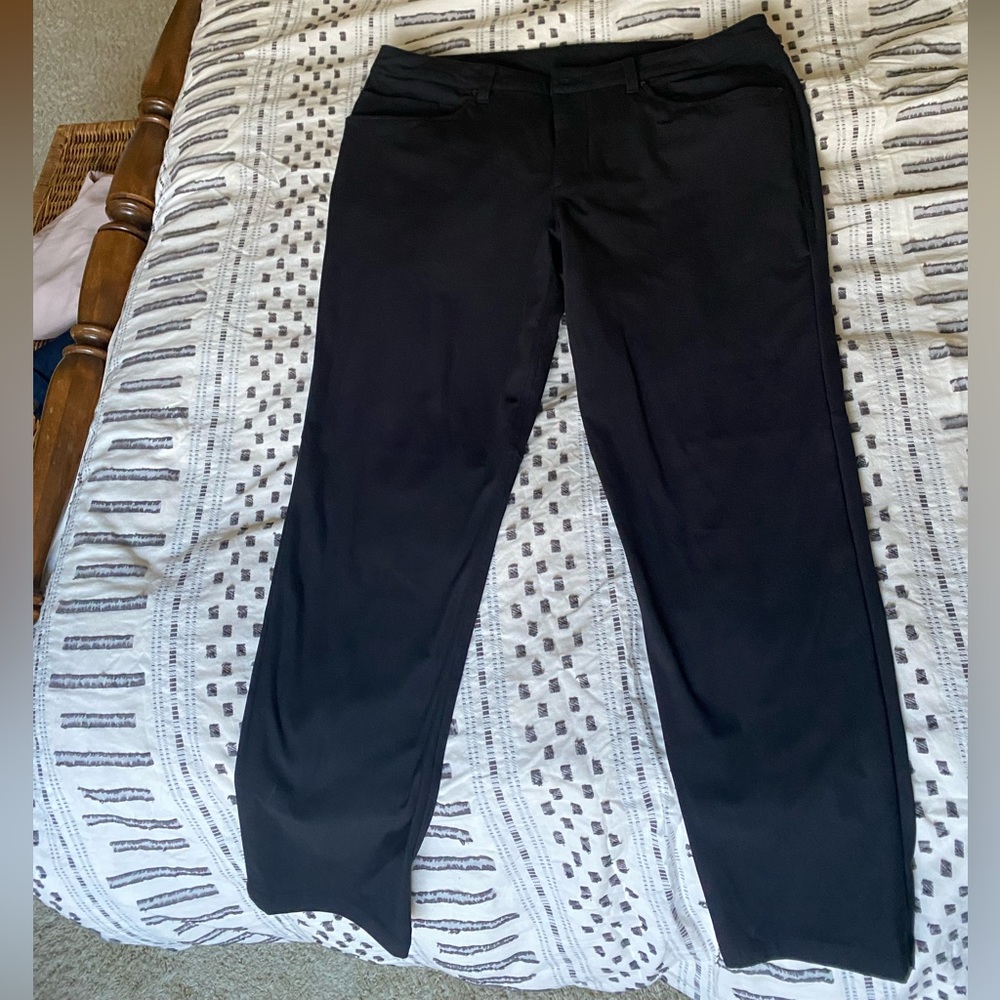 Men’s black Lululemon pants